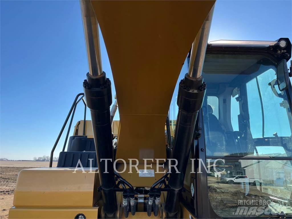 CAT 320-07 履带挖掘机