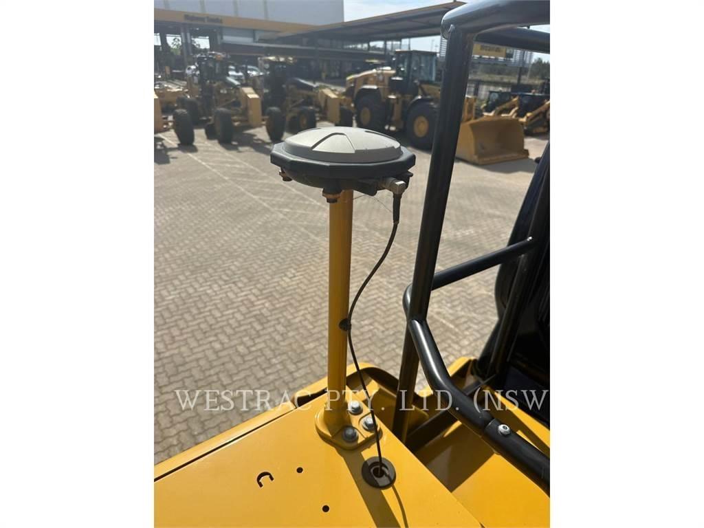 CAT 320-07 履带挖掘机