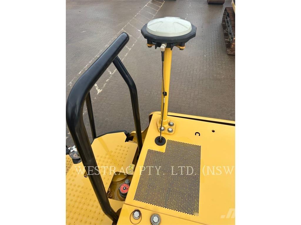 CAT 320-07 履带挖掘机