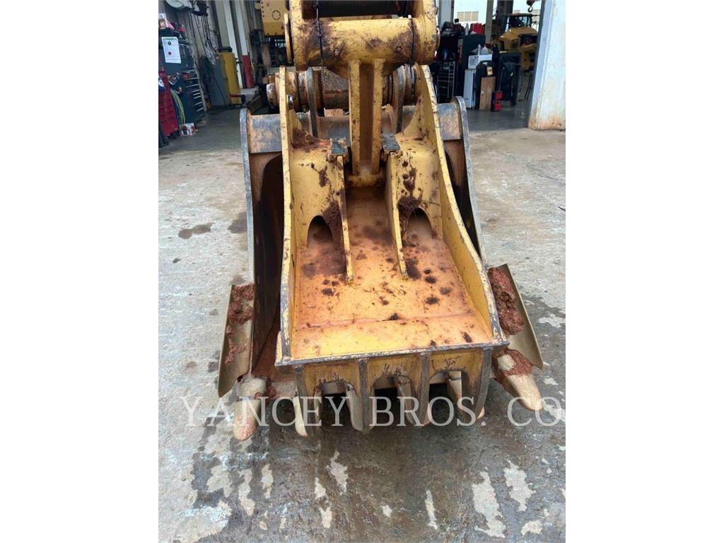 CAT 320-07 履带挖掘机