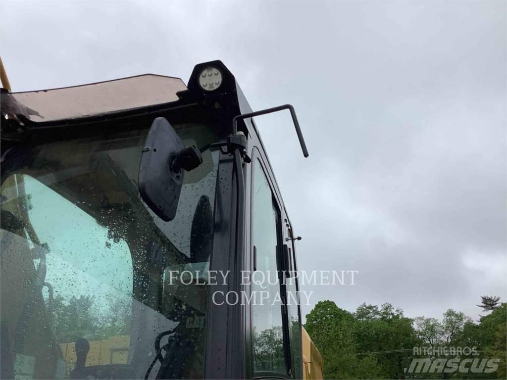 CAT 32007 履带挖掘机