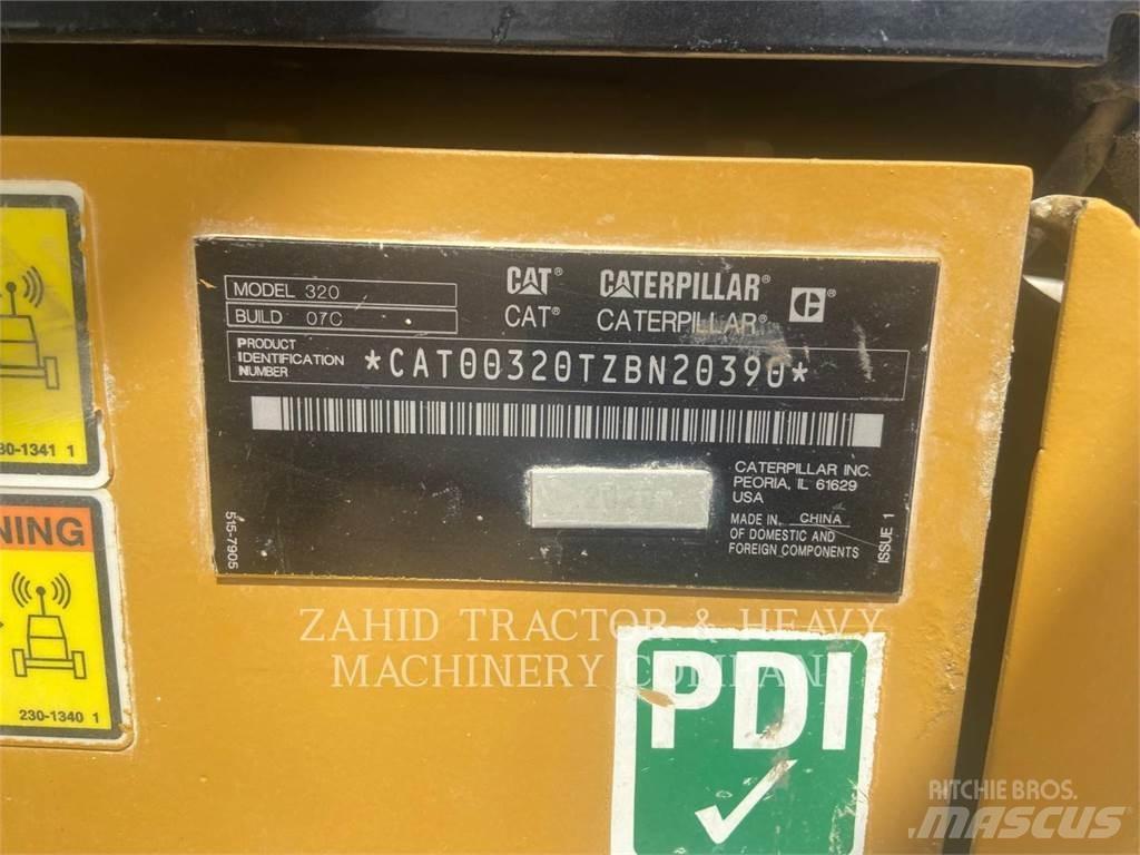 CAT 32007 履带挖掘机