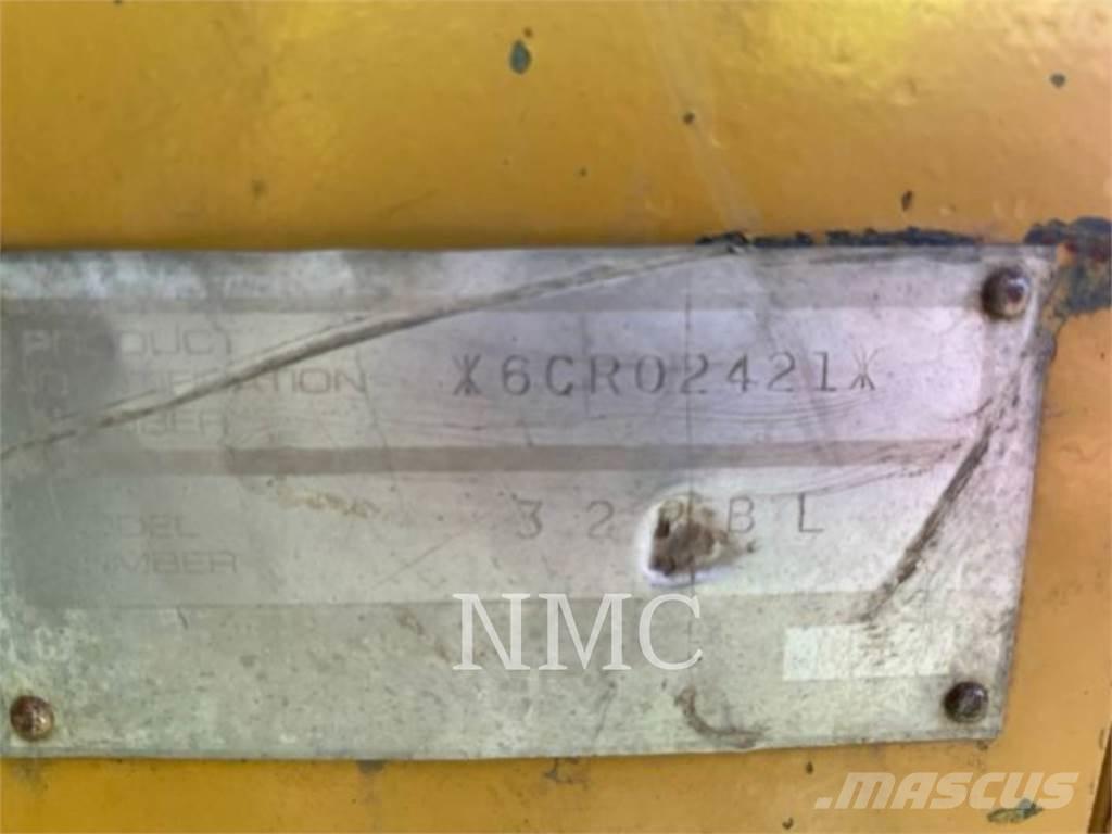 CAT 320BL 履带挖掘机
