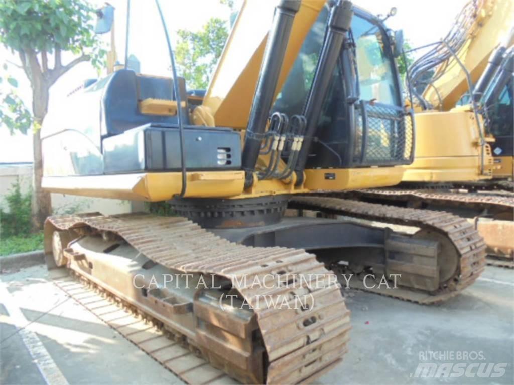CAT 320D2 履带挖掘机