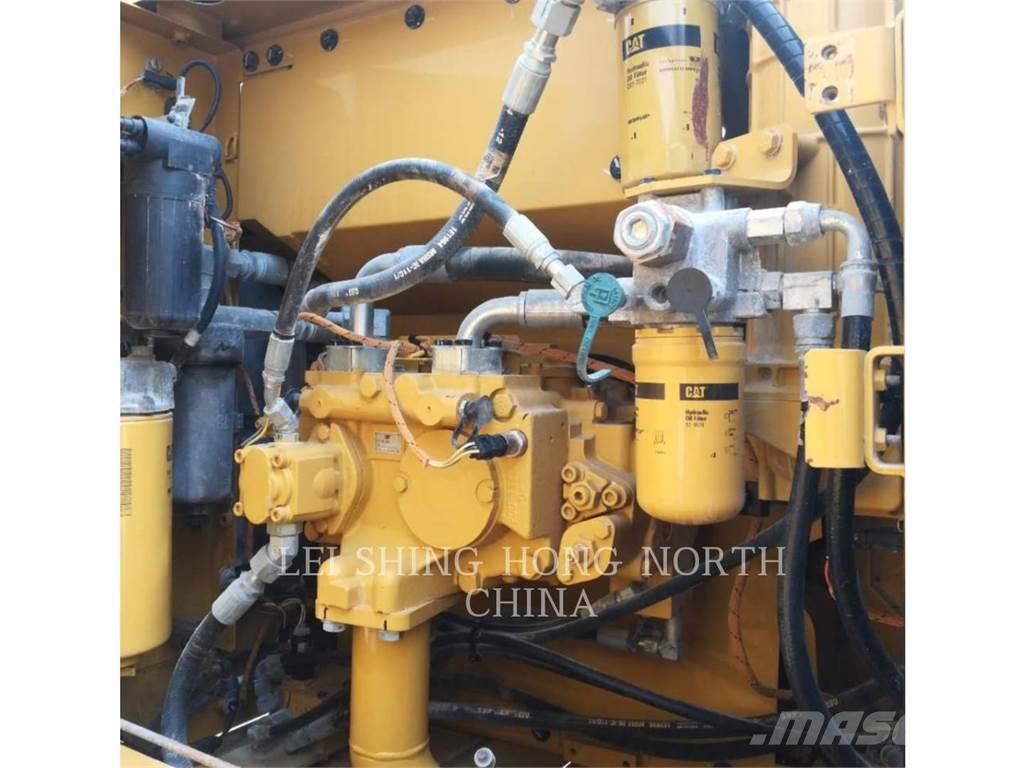 CAT 320D2 履带挖掘机