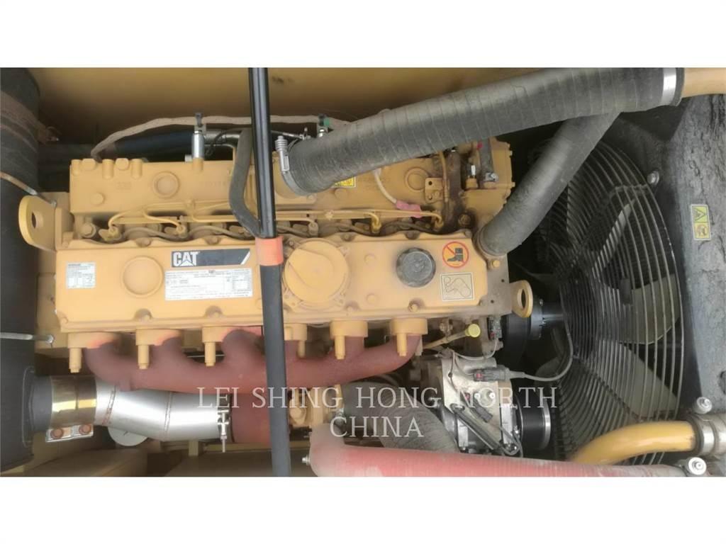 CAT 320D2 履带挖掘机