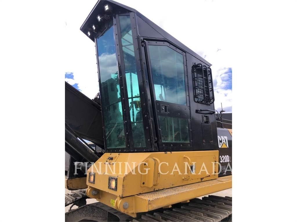 CAT 320D2 FM 挖坑机
