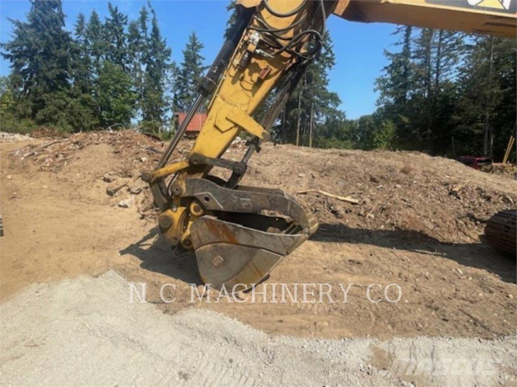 CAT 320E 履带挖掘机