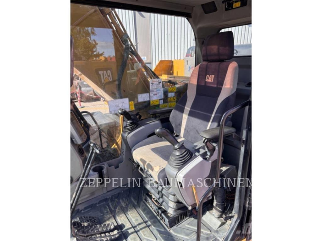 CAT 320EL 履带挖掘机