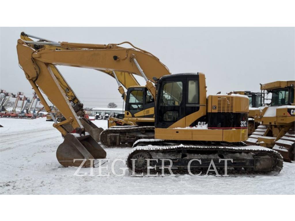 CAT 321CLCR 履带挖掘机
