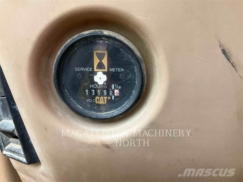 CAT 322L 履带挖掘机