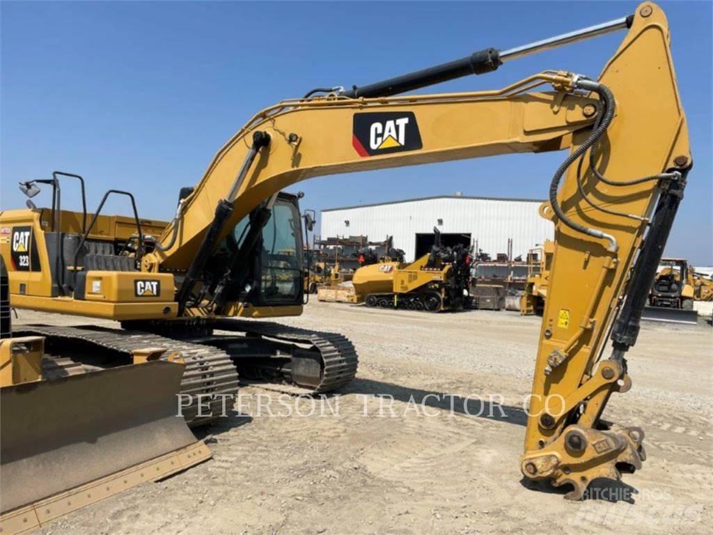 CAT 323 履带挖掘机