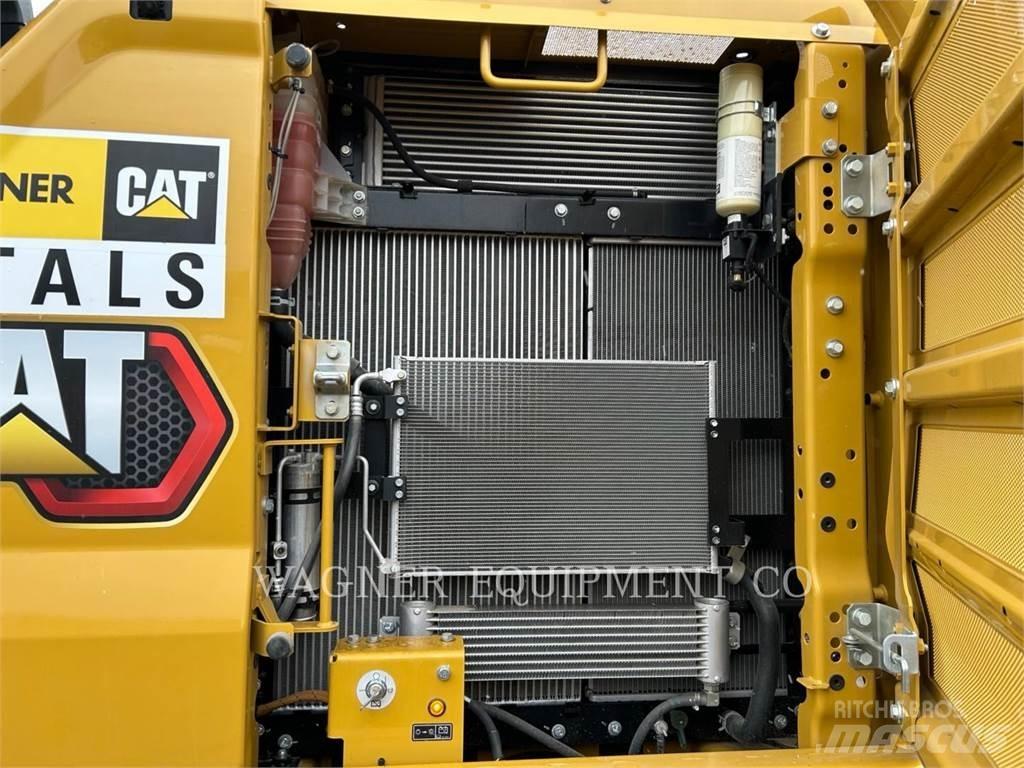 CAT 323 履带挖掘机