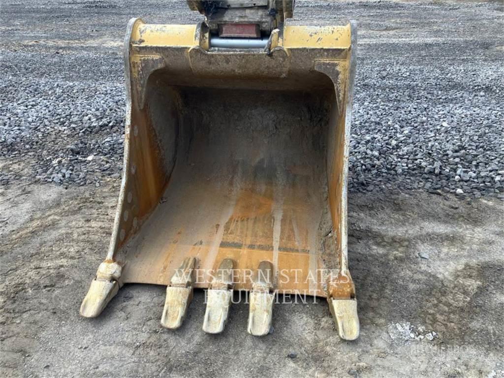 CAT 323 履带挖掘机