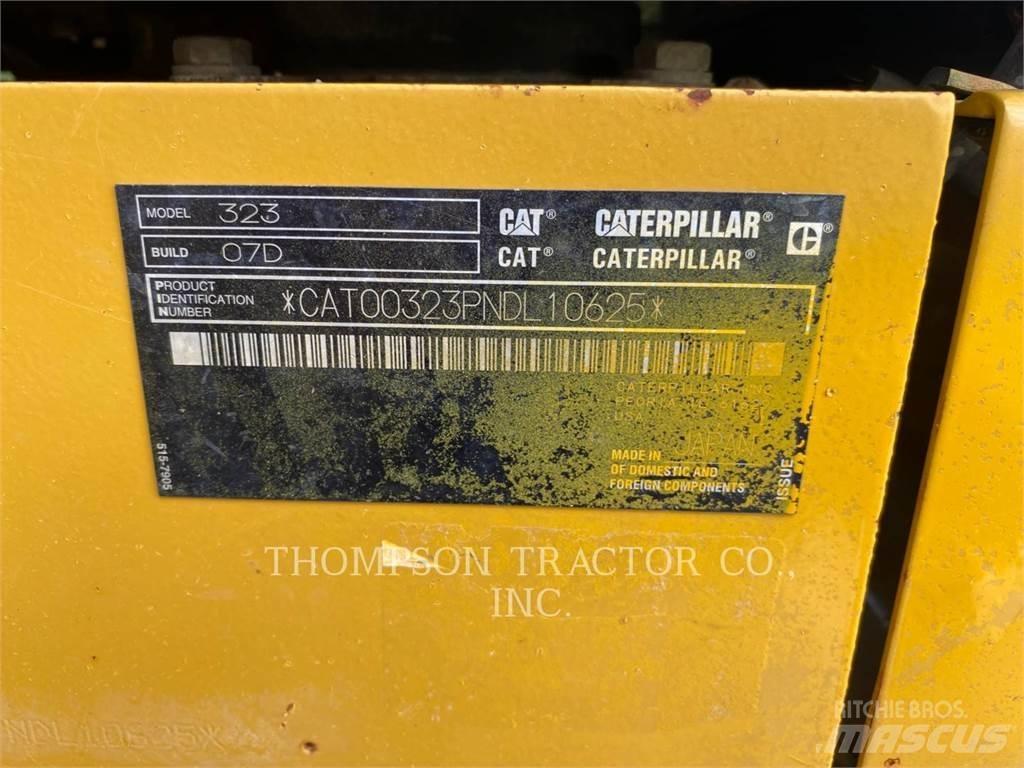 CAT 323 履带挖掘机