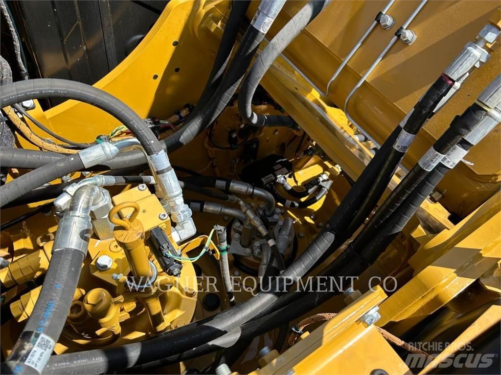 CAT 323 履带挖掘机