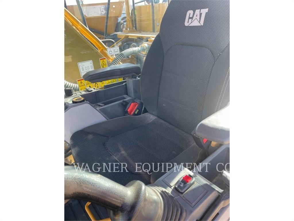 CAT 323 履带挖掘机