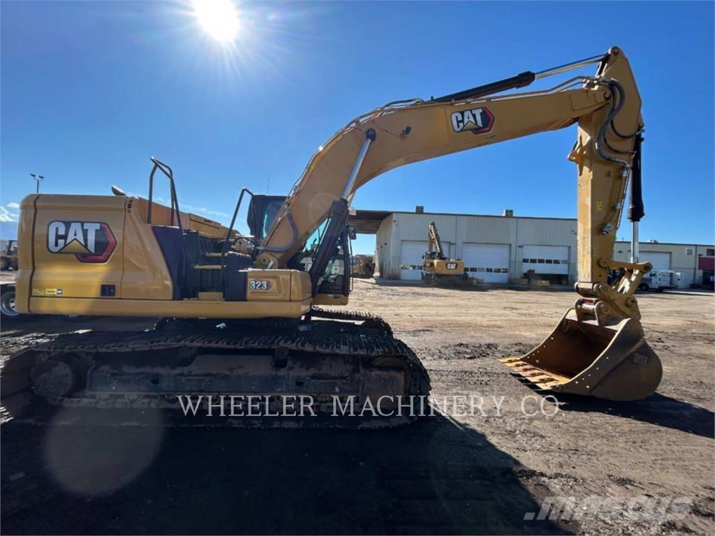 CAT 323 CF 履带挖掘机