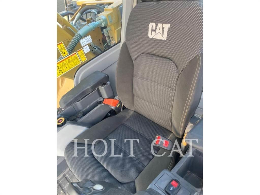 CAT 323 TC 履带挖掘机