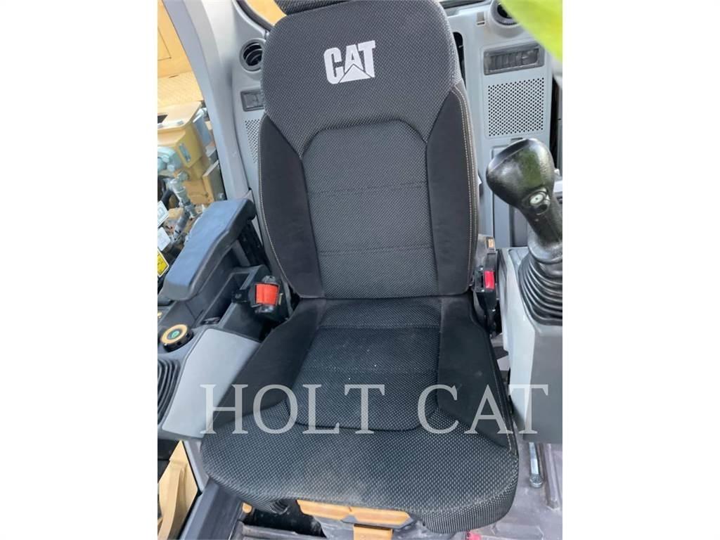 CAT 323 TC 履带挖掘机