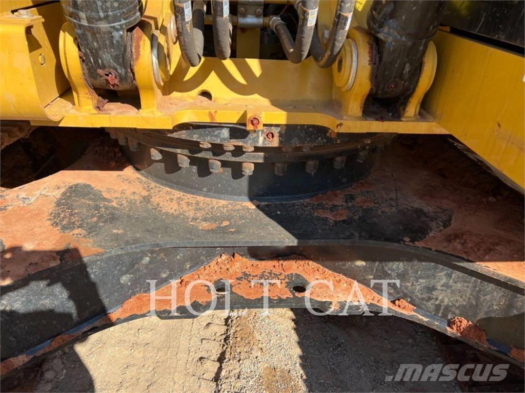 CAT 323 TC 履带挖掘机