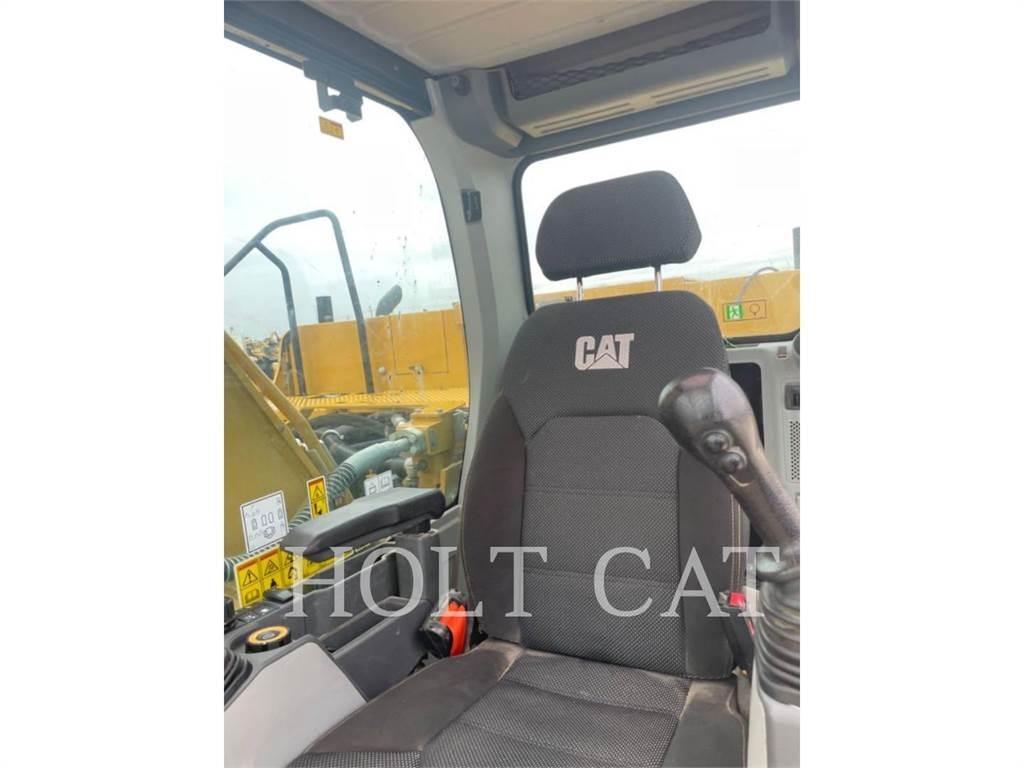 CAT 323 TC3 履带挖掘机