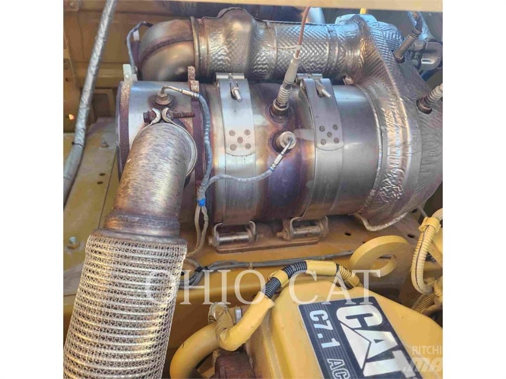 CAT 32307 履带挖掘机