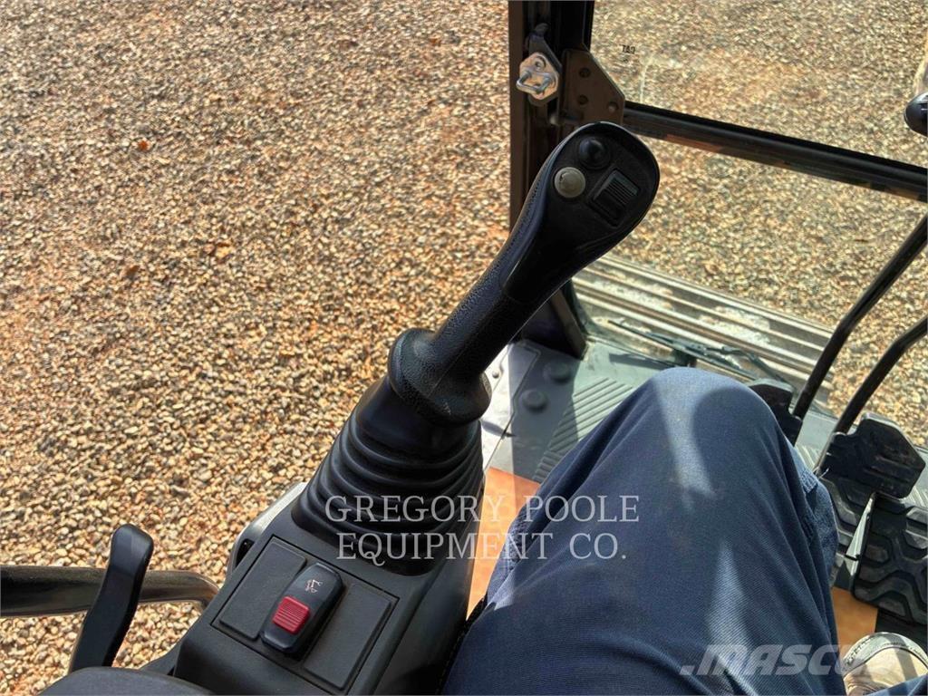 CAT 32307 履带挖掘机