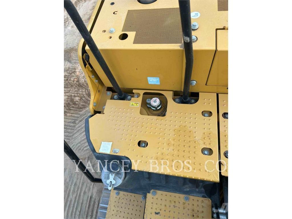 CAT 32307 履带挖掘机