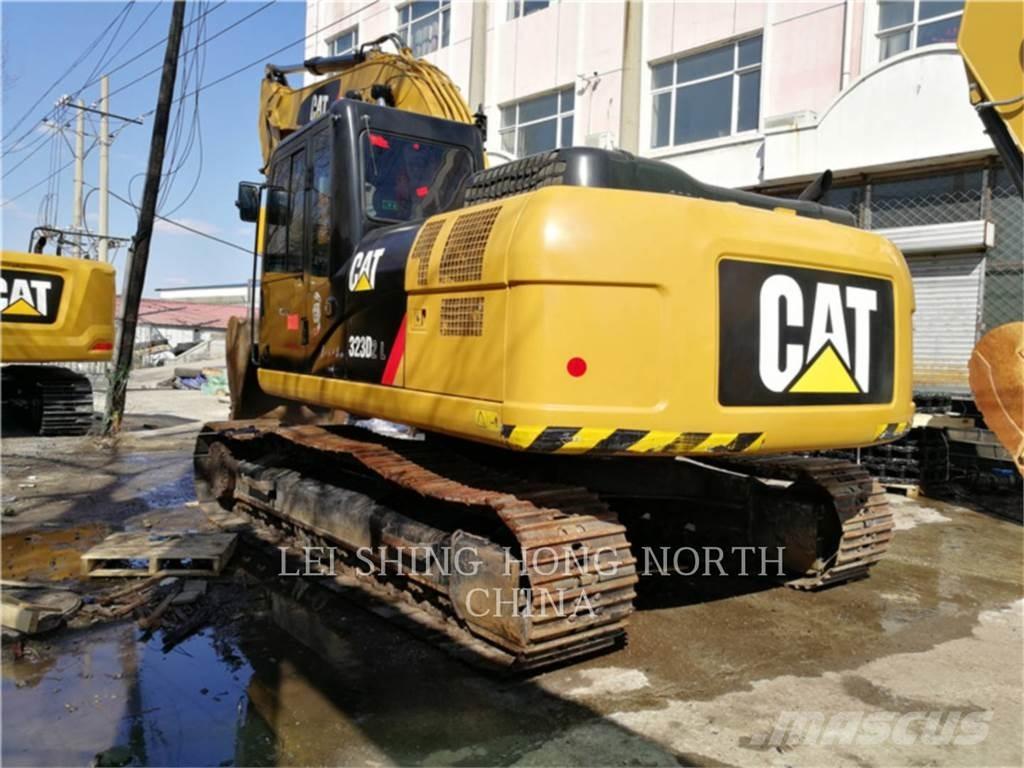 CAT 323D2L 履带挖掘机