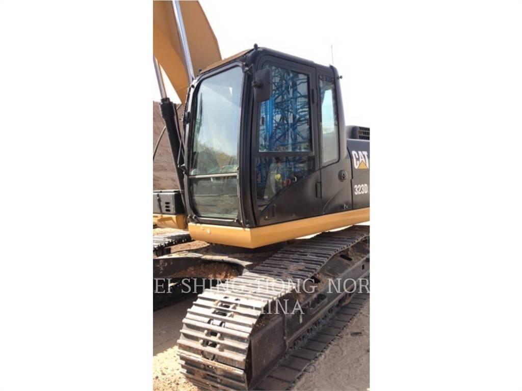 CAT 323D2L 履带挖掘机