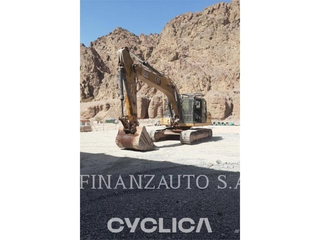 CAT 323DLN 履带挖掘机