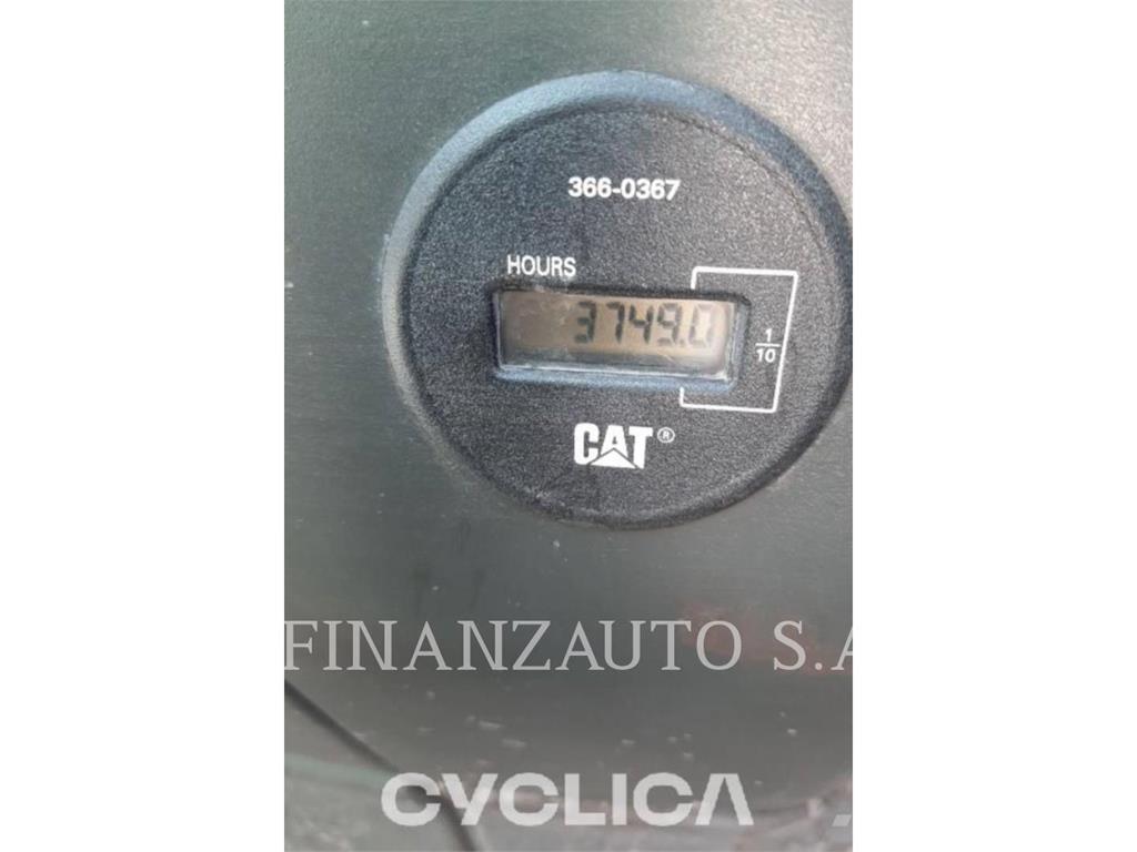 CAT 323DLN 履带挖掘机