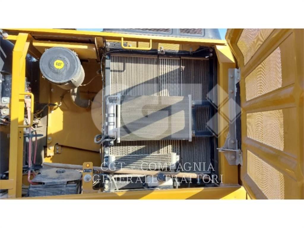 CAT 323F 履带挖掘机