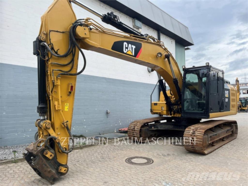CAT 323FL 履带挖掘机