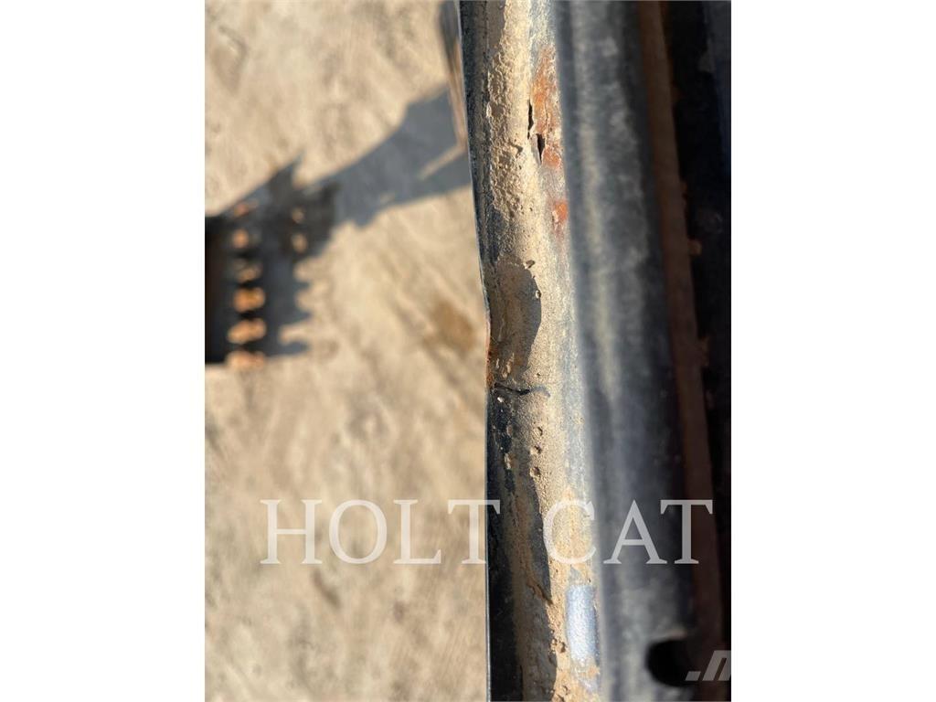 CAT 323FL 履带挖掘机