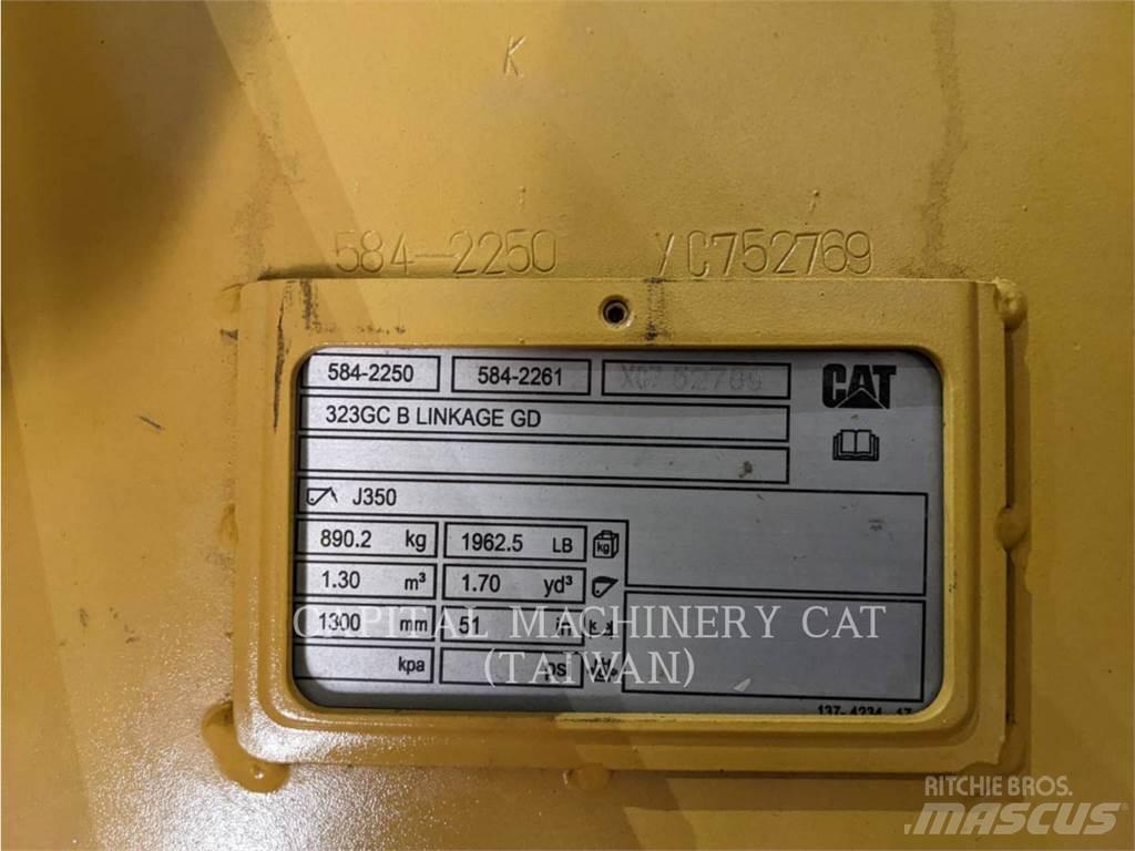 CAT 323GC 挖斗