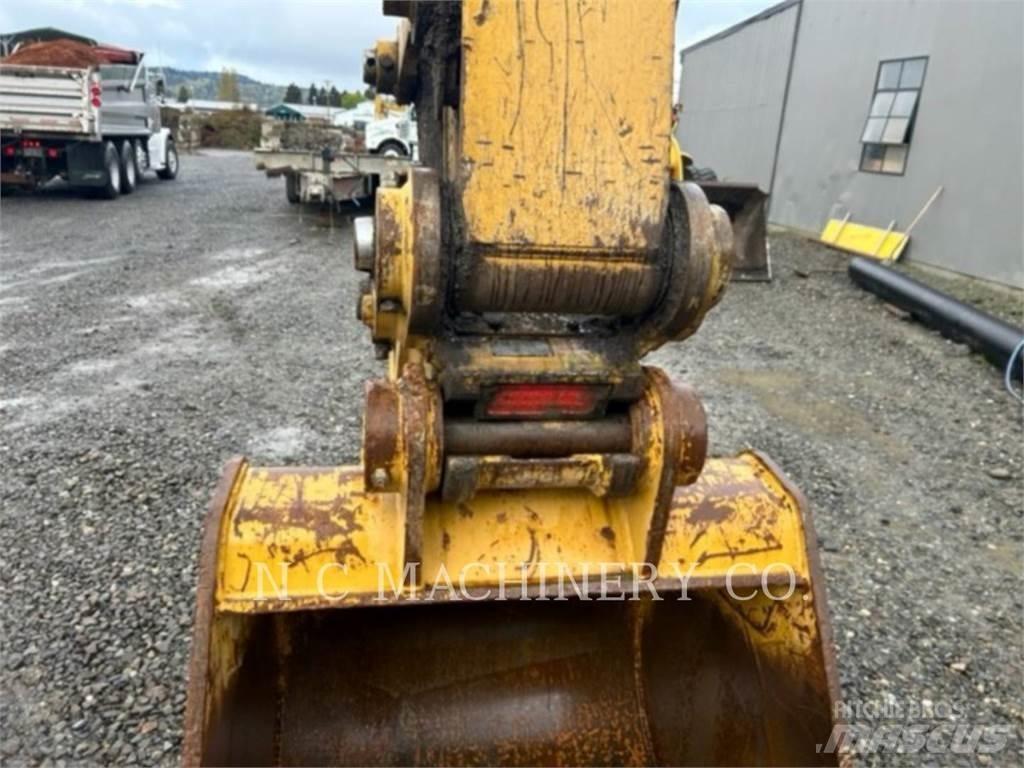 CAT 325 履带挖掘机
