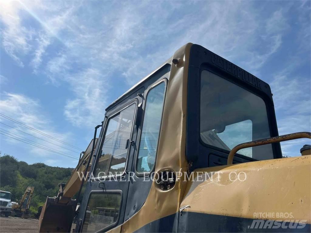 CAT 325 履带挖掘机