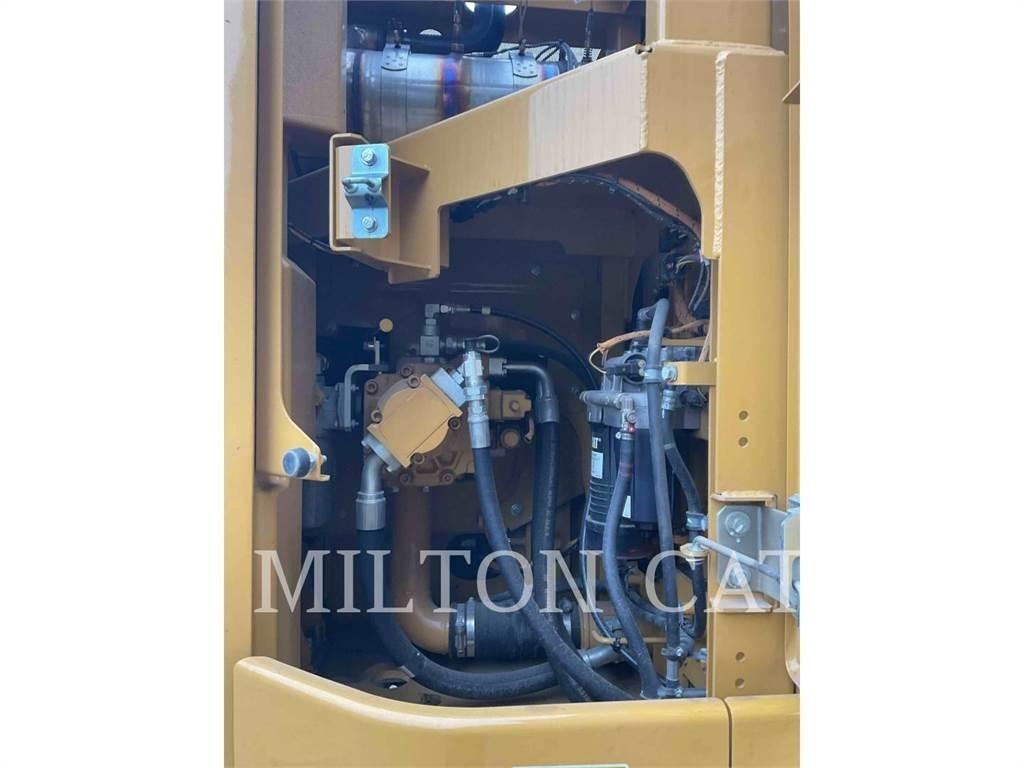 CAT 32507 履带挖掘机