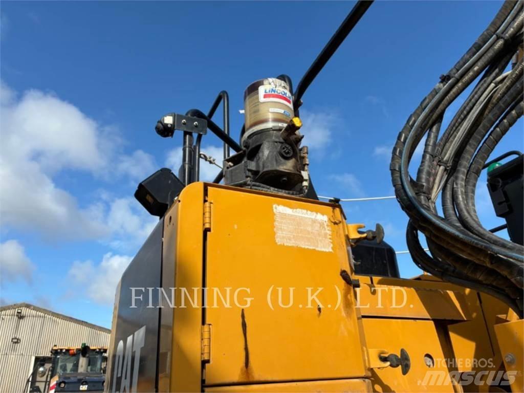 CAT 325FL 履带挖掘机