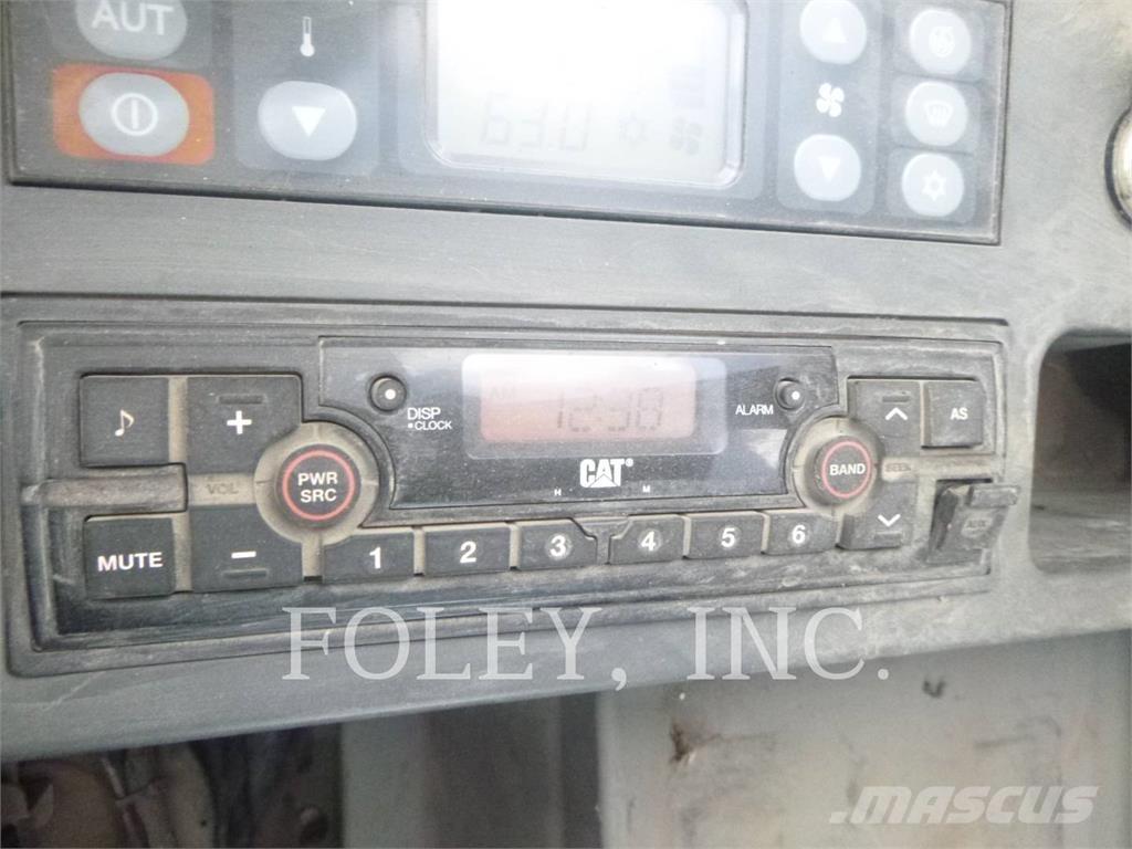 CAT 325FLCR 履带挖掘机