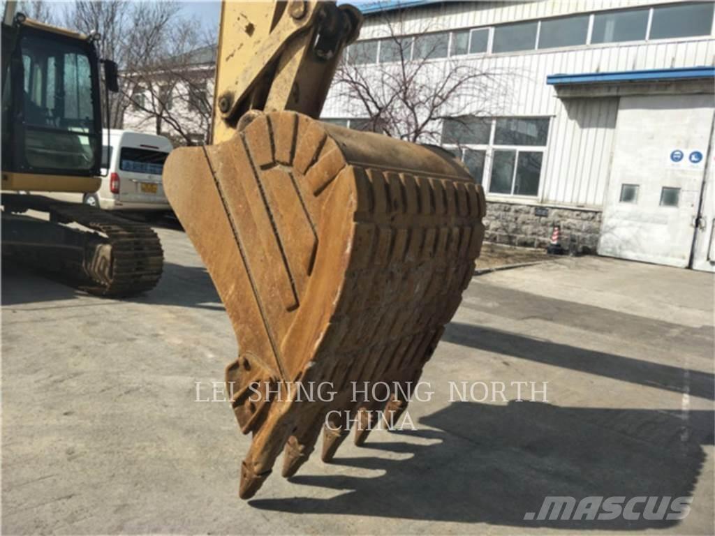 CAT 326D2L 履带挖掘机