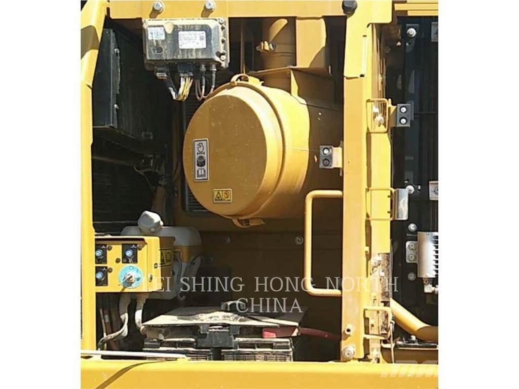 CAT 326D2L 履带挖掘机