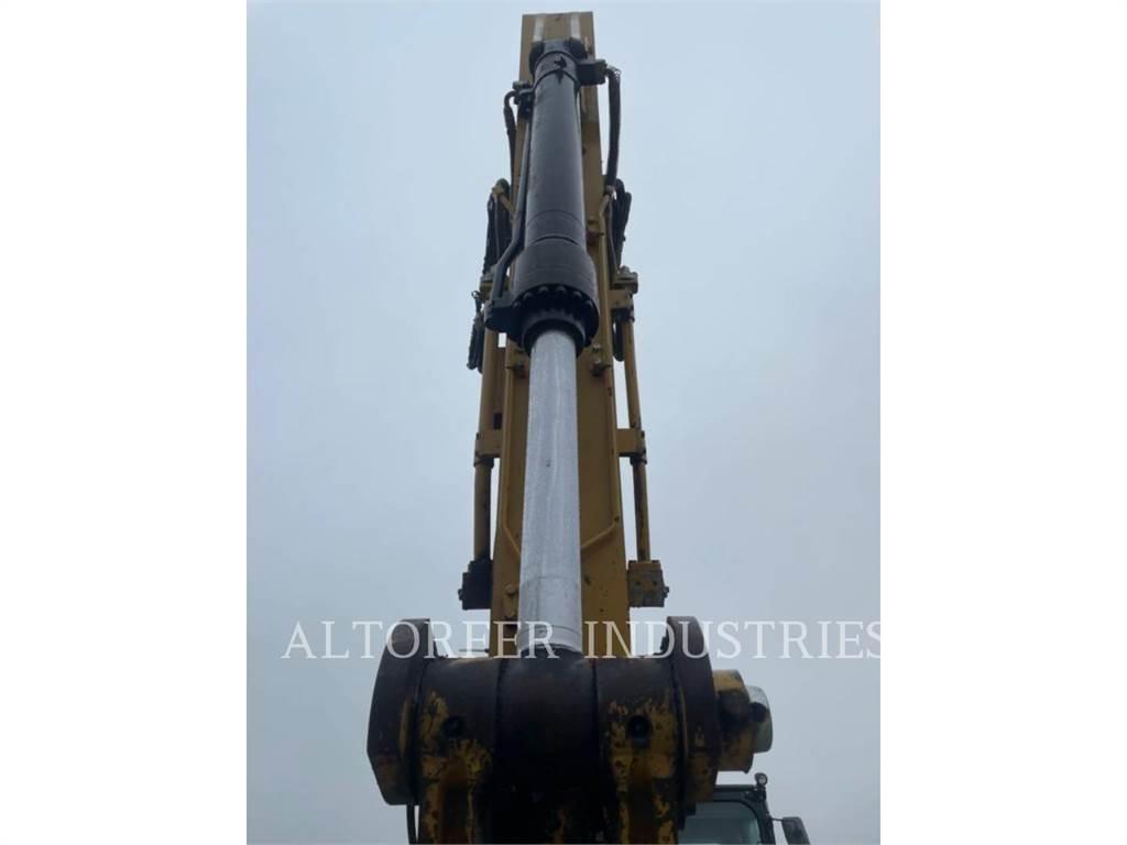 CAT 326FL 履带挖掘机