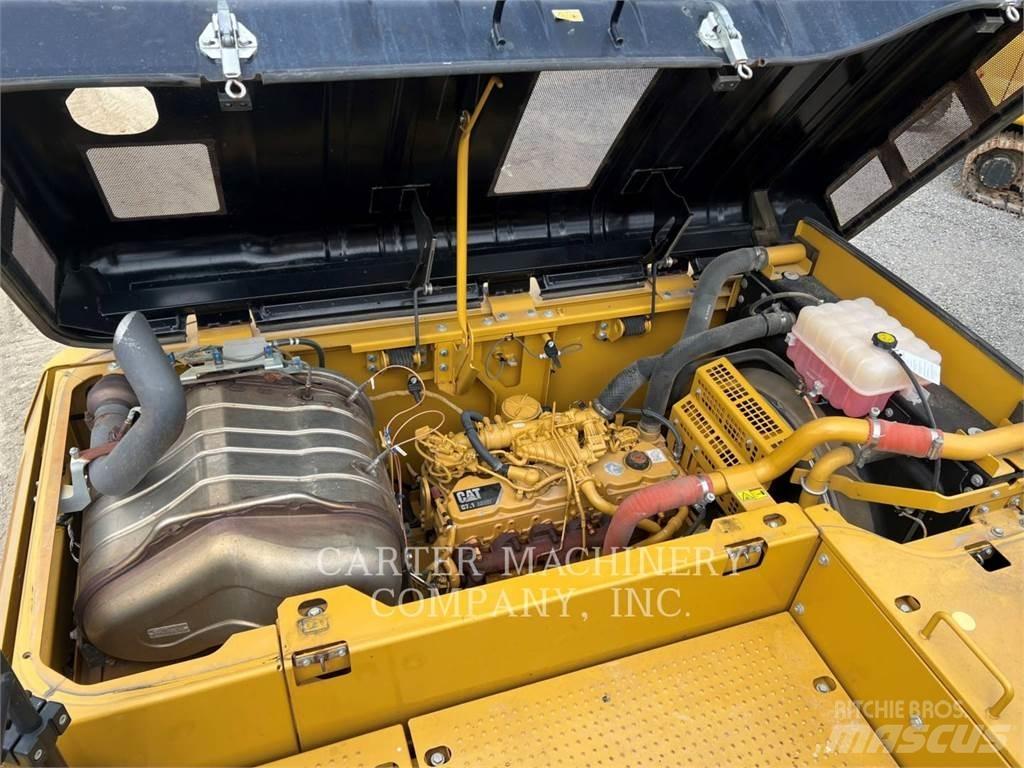 CAT 326FL 履带挖掘机