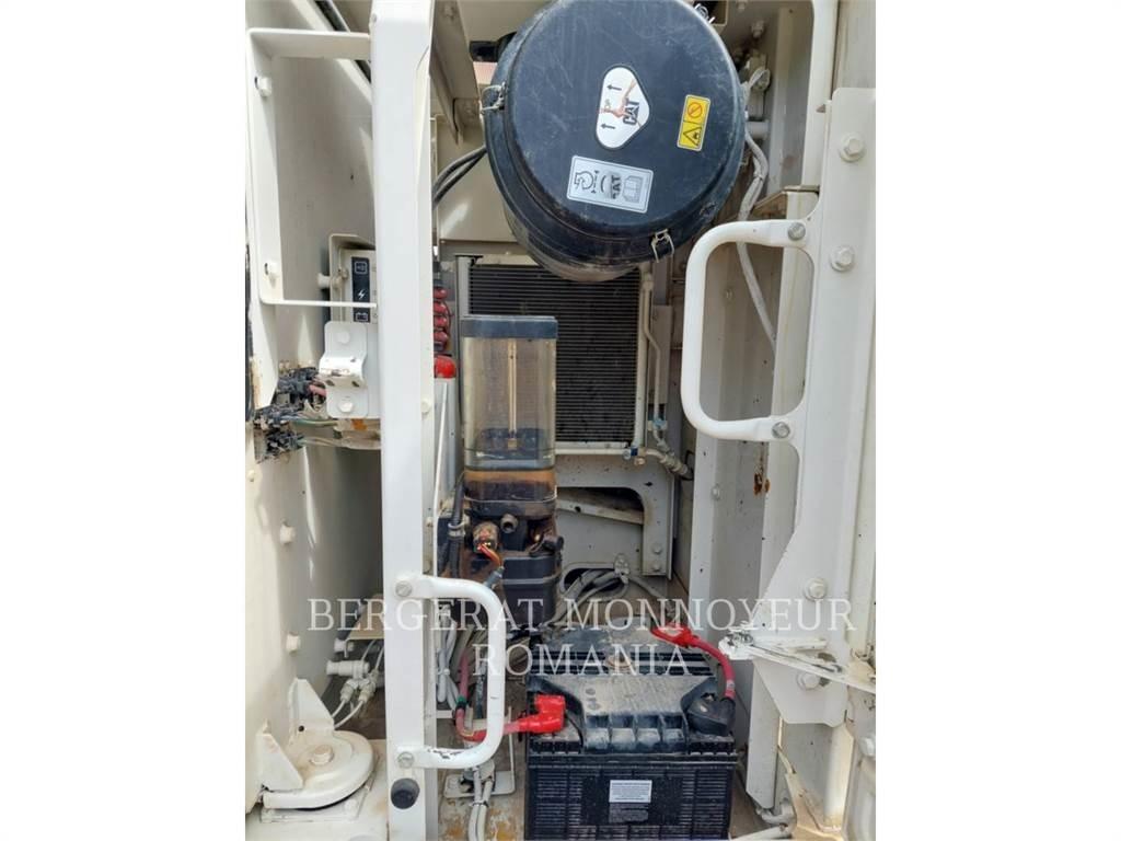 CAT 326FL 履带挖掘机