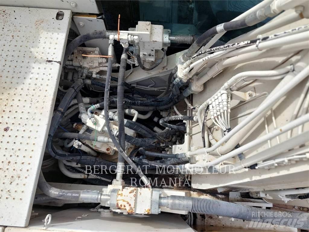 CAT 326FL 履带挖掘机