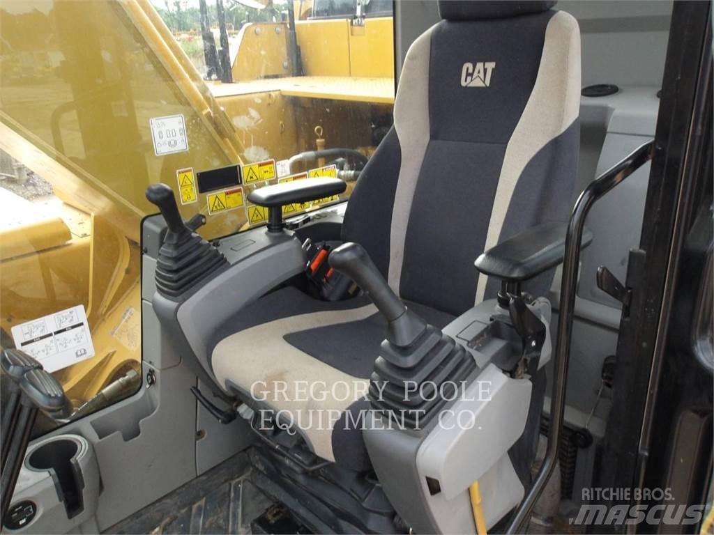CAT 326FL 履带挖掘机