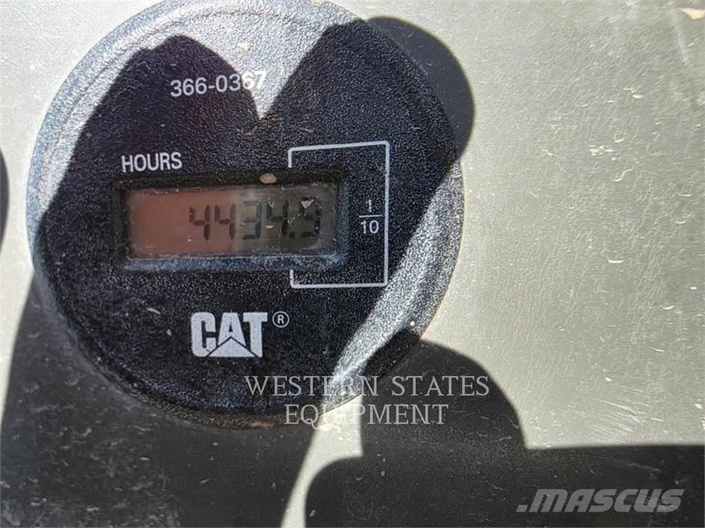 CAT 328D 履带挖掘机